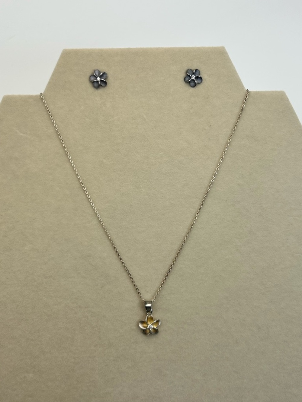 Sterling Silver Plumeria Necklace Earrings Set Stamped 925 Smoky Gray Studs - Picture 2 of 15